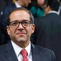 Exigen a gobernador procesar denuncias contra exmandatario de Colima