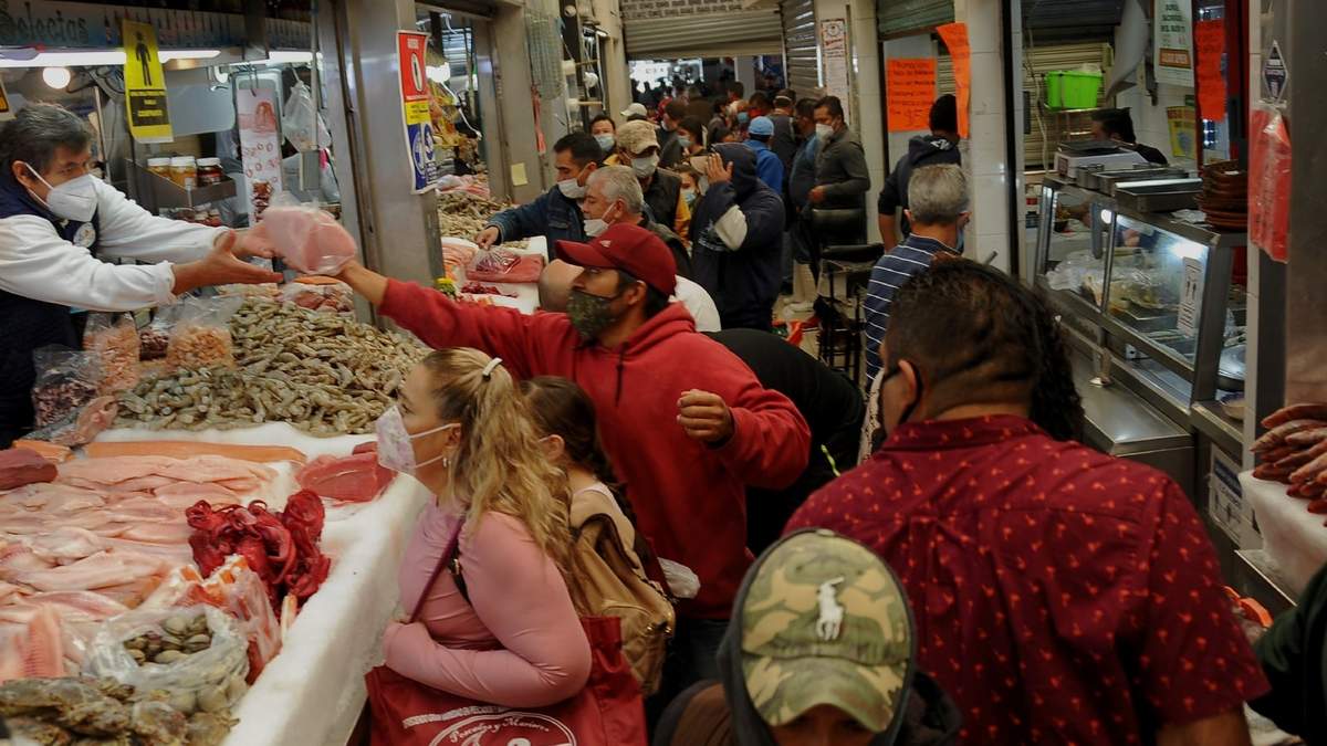 Venta de productos del mar en mercados públicos de Querétaro