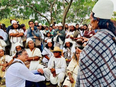 Antes de la asunción, Gustavo Petro recibió la bendición de las comunidades indígenas