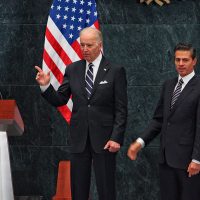 Biden ofrece disculpa por campañas contra México en EU