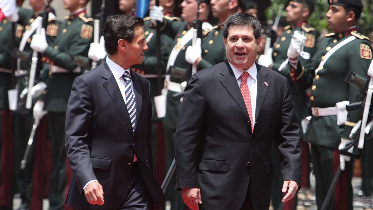 Horacio Cartes junto el presidente Enrique Peña Nieto en 2016