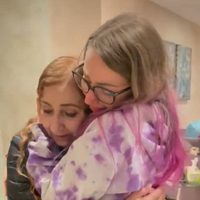 "Hoy es un día para festejar": así recibieron a YosStop en su casa tras cinco meses en prisión