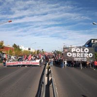 Organizaciones sociales cortan el centro de Neuquén por la Jornada Nacional por el Salario