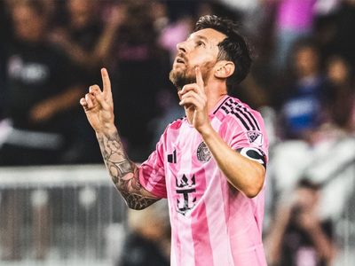 Doblete de Messi que jugó con "permiso" y goleada del Inter Miami