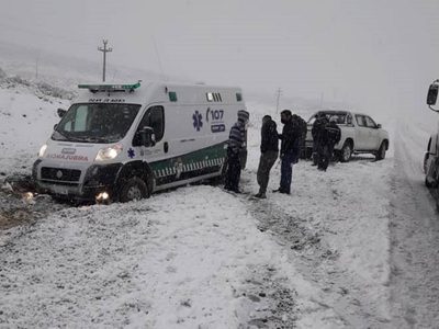 Temporal en Zapala: Policía provincial redobla esfuerzos para brindar asistencia en rutas