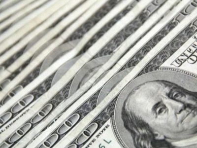 Incertidumbre: el dólar vuelve a abrir en alza