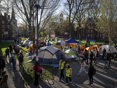 Harvard desafía a Trump y éste congela dos mil 200 millones de dólares en subvenciones