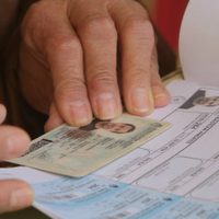 Informe de Sociolítica: más gente no se identifica con partidos y siente que está peor