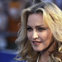 A los 62 años Madonna se tatuó por primera vez y tuvo un gran gesto con sus hijos