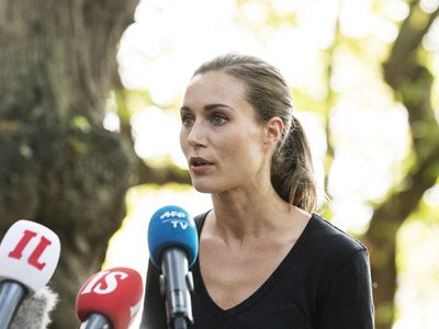 La primera ministra de Finlandia se hizo un test de estupefacientes para “limpiar su reputación”