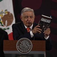 Tras las críticas de AMLO, el Tribunal Electoral rechaza sentencia contra el libro “¡Gracias!”
