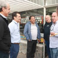 Daniel Figueroa recorrió el oeste de la ciudad de Neuquén y visitó a comerciantes de la zona