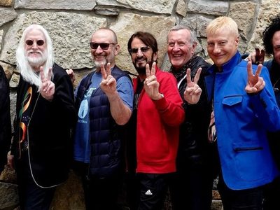 Dos Beatles octagenarios rocanroleando en giras