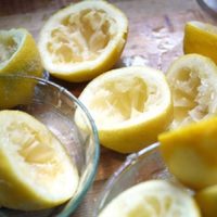 No tires los limones usados y hacete este condimento espectacular y llevá tus comidas a otro nivel