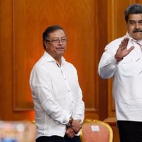 Petro ofrece corredor humanitario en Colombia para "retorno libre" de venezolanos repatriados por EU