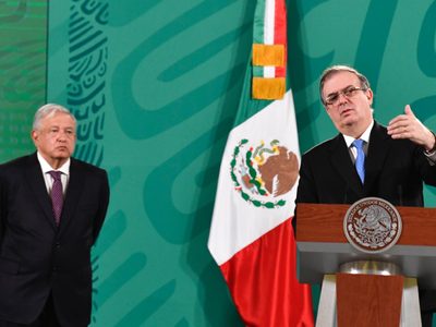 A críticos "les molesta que un líder político pueda ser tan exitoso como AMLO": Ebrard en TWP