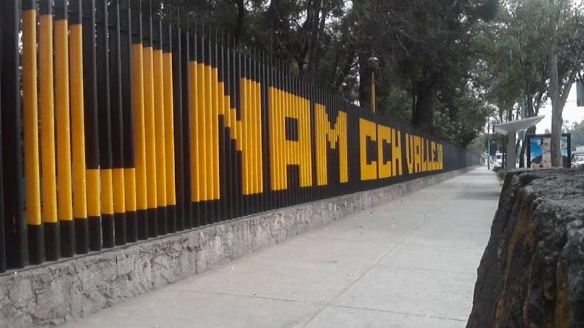 Encapuchados tomaron las instalaciones de esa sede de la UNAM
