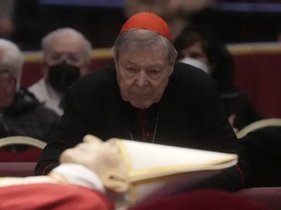 Memorando secreto del cardenal Pell arremete contra Francisco