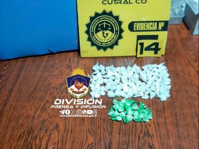 La Policía detuvo a tres personas y desarticuló un kiosco de venta de drogas en Plaza Huincul