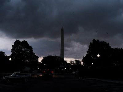 Tormentas en el este de EU dejan a 1.1 millones de personas sin luz; cancelan miles de vuelos