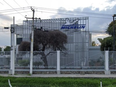 Michelin cerrará planta en México; el gobierno minimiza la decisión