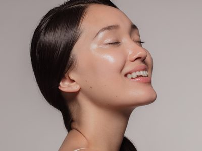 Con 2 ingredientes y esta idea súper económica, hacé tu propio iluminador casero para completar tu rutina de maquillaje