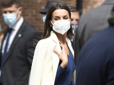 El Día del Libro de la reina Letizia: aplaudido look y revelación de lecturas