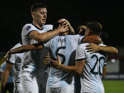 Argentina enfrenta a Colombia por un lugar en los Juegos Olímpicos