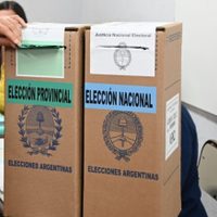 Cerraron las escuelas y la UCR prepara el festejo libertario