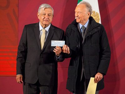 ASF señala simulación de Gertz Manero y la FGR con cheque entregado a AMLO por 2 mil mdp