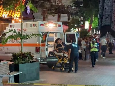 Ataques en la Quinta Avenida de Playa del Carmen dejan un muerto y dos heridos