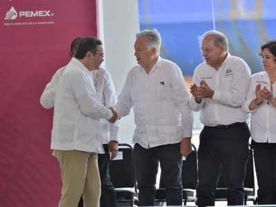 Pemex y CFE firman acuerdos con privados por 11 mil 700 mdd para proyectos de energía