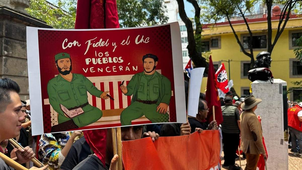 Esta tarde se realizó la protesta pacífica “Devuelvan las estatuas” en la colonia Tabacalera.