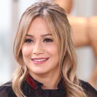 Karina "La Princesita" se mostró muy apasionada con su novio el día de su cumpleaños