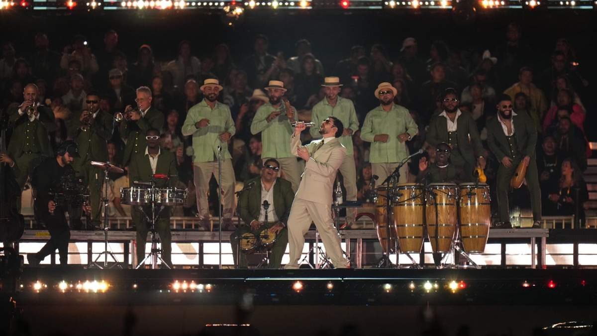 Bad Bunny en el Estadio GNP Seguros en el primer concierto en CDMX