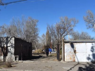 Murió un hombre en situación de calle en un terreno baldío del centro de la ciudad