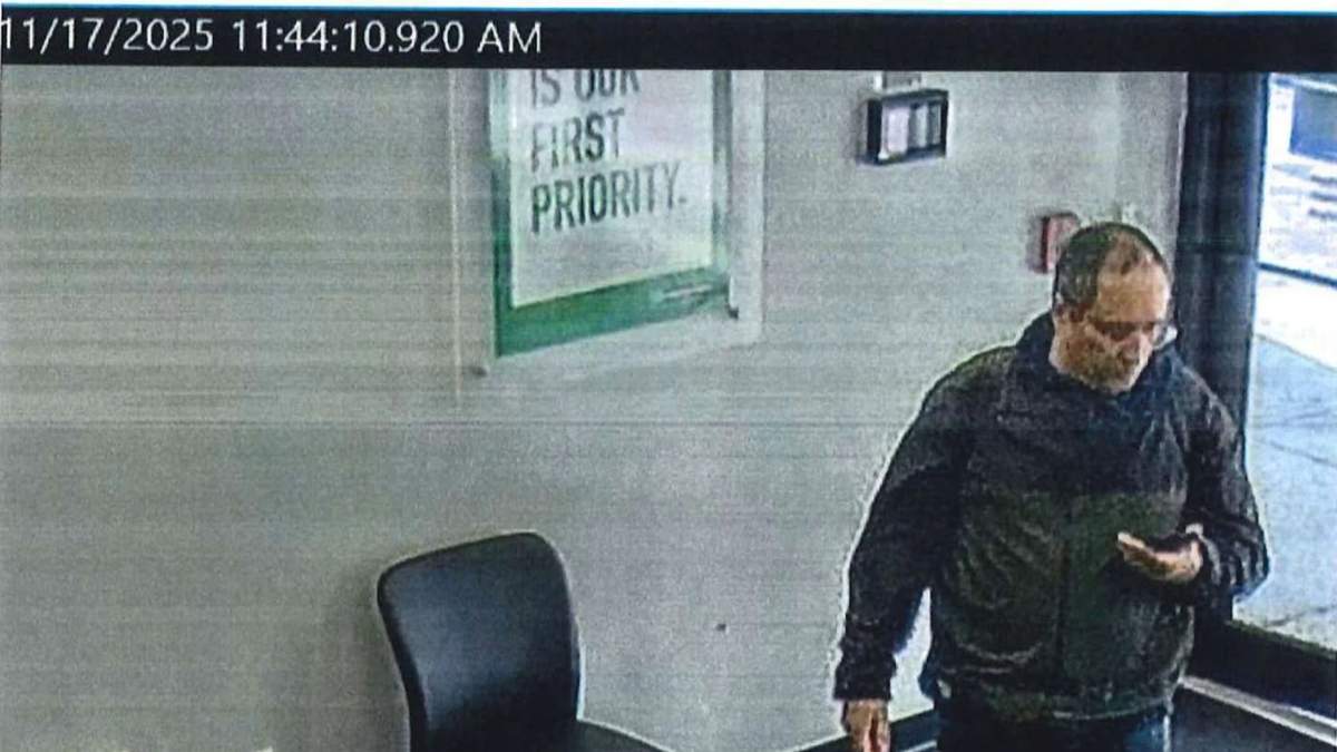 Encuentran muerto a hombre sospechoso del tiroteo en la Universidad de Brown de EU