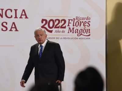 “Como se dice en el béisbol, los voy a estar fildeando”, dijo AMLO a los legisladores de oposición