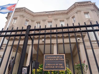 Embajadora de Cuba en EU dice que las bombas molotov lanzadas son un "ataque terrorista"