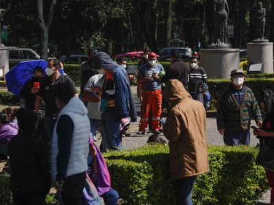 "No nos equivoquemos": la OMS rechaza la narrativa de que Ómicron "es menos grave"