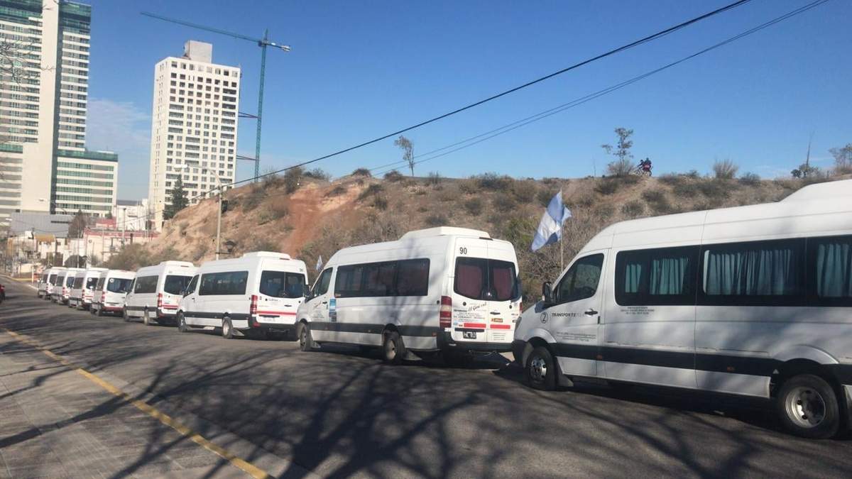 Protesta de combis. Fuente: (Twitter)