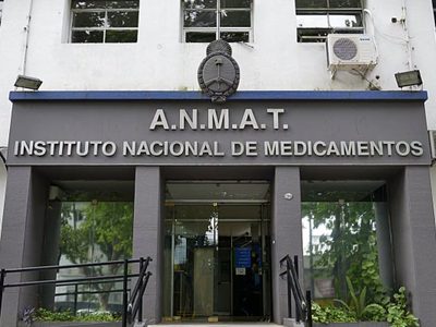 ANMAT prohíbe una popular pasta dental tras alerta por quemaduras y aftas en la boca