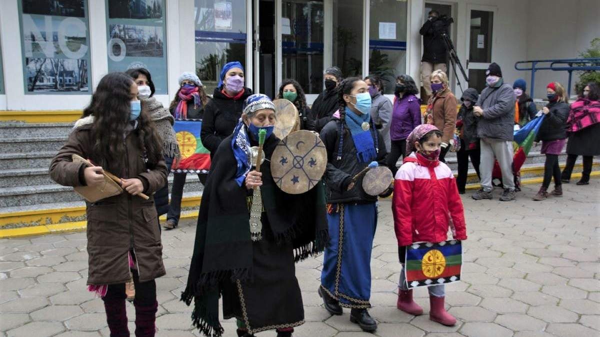 La Wenufoye ondeó nuevamente en la Universidad Nacional del Comahue. Fuente: (Télam)