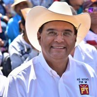 Con ataques a Cué, inicia campaña candidato del PT