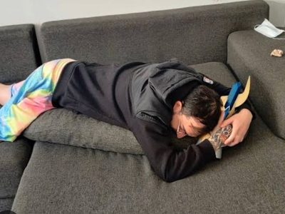 Cuál es la mejor posición para dormir, expertos de “Sleep Foundation” responden