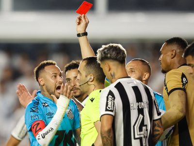Escandalosa expulsión: Neymar tuvo un polémico regreso y el Santos quedó en zona de descenso
