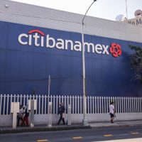 AMLO espera que Salinas Pliego, Slim o Carlos Hank compren Banamex