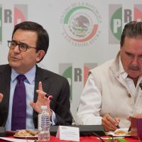 'México no acepta presiones de nadie” en el TLCAN: Guajardo a diputados del PRI