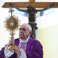 El papa Francisco pidió rezar por quienes "ven venir el hambre" a causa del coronavirus
