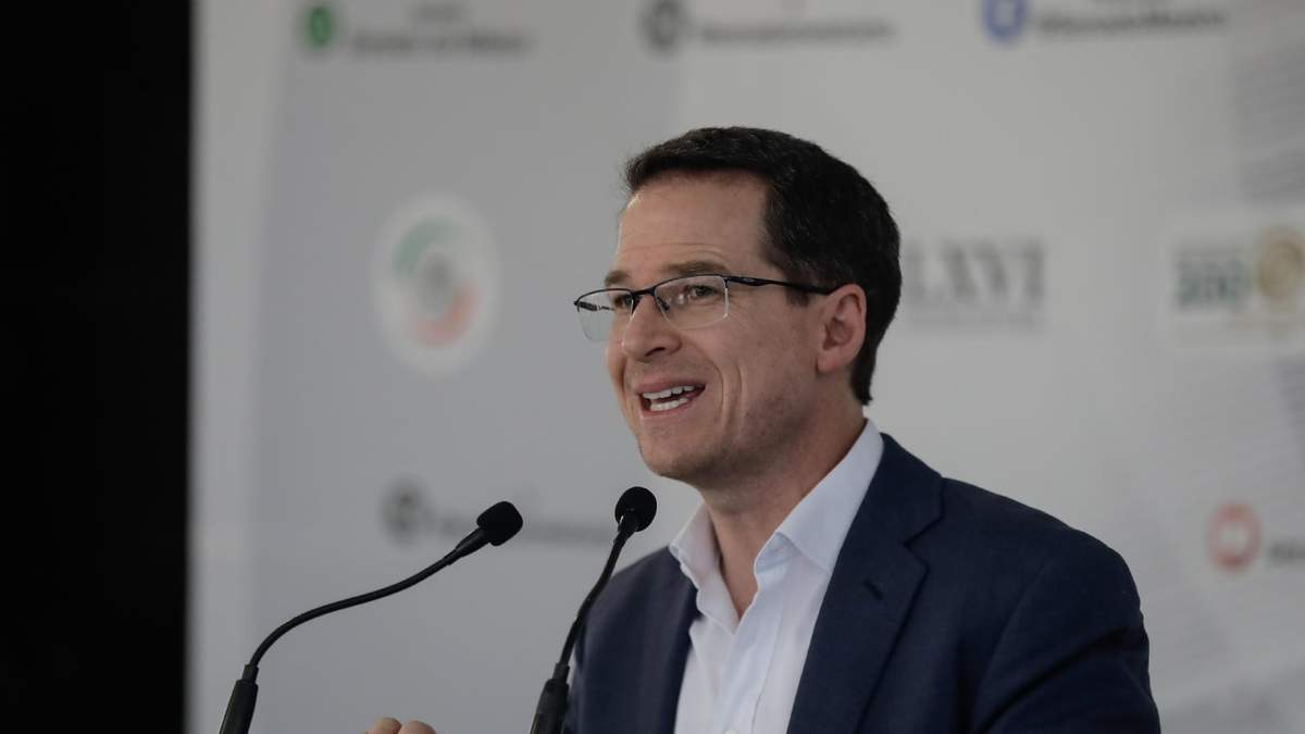 El senador panista Ricardo Anaya en su conferencia de prensa